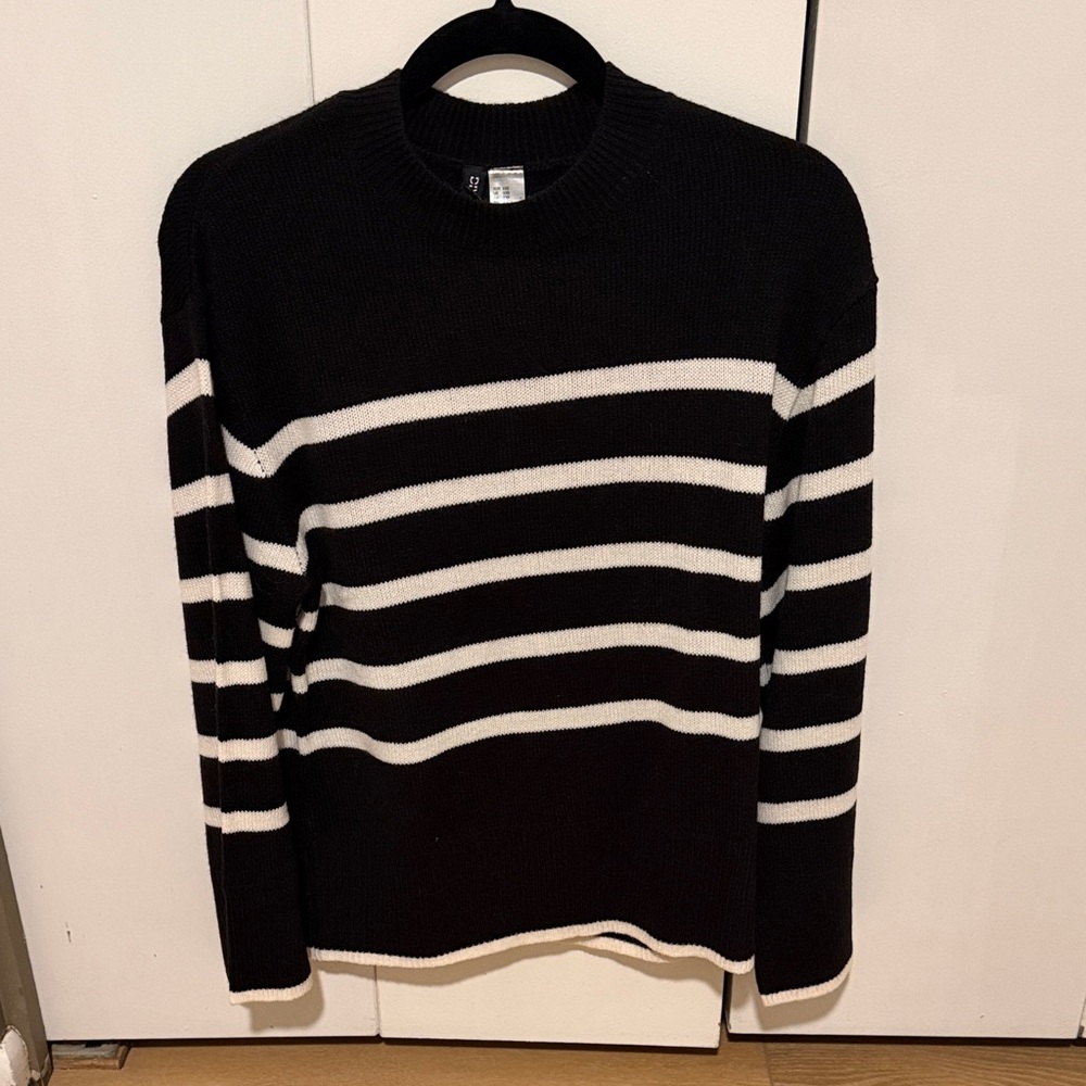 H&M Black and White Striped Crew Neck Sweater